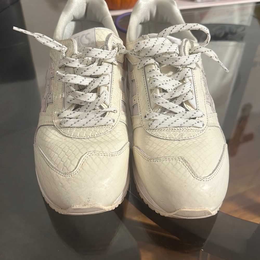 ASICS white sneakers low top size women’s 9